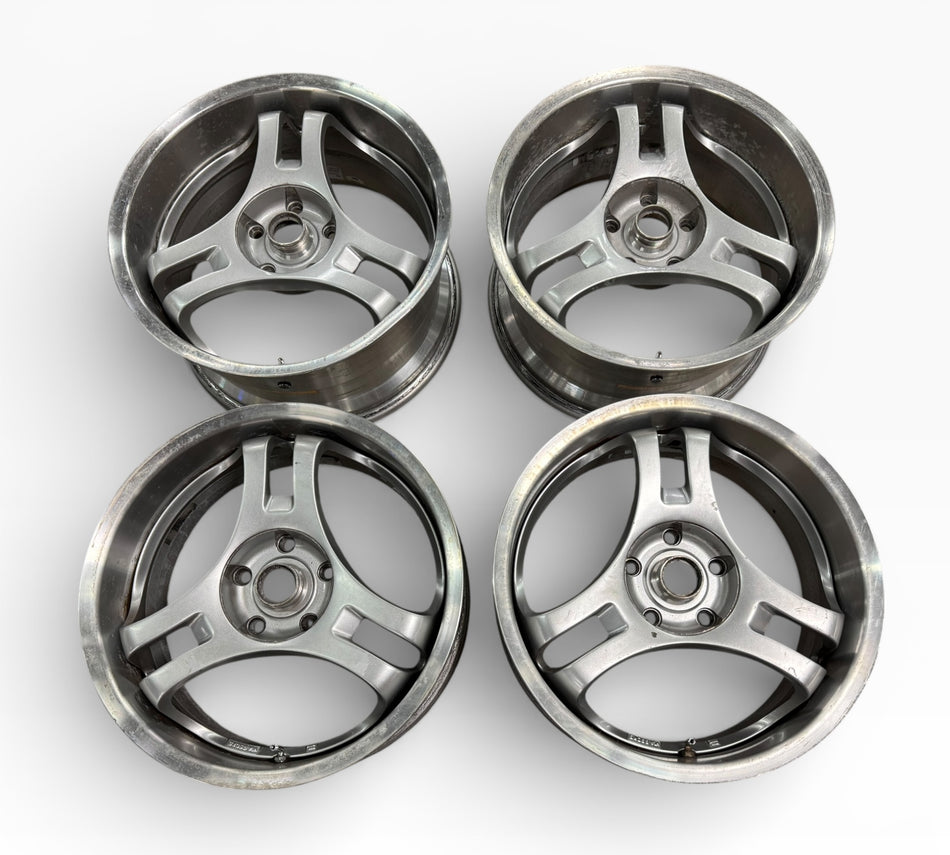 Advan SA3R V1 17" 8J +35 / 9J +38 5x114.3 *Damaged*